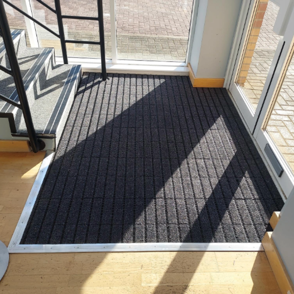 Fitted Carpet Picture